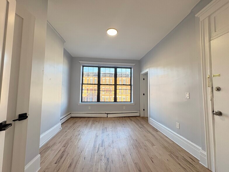 Building Photo - 76A Bostwick Ave