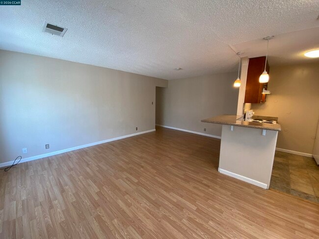 Building Photo - 2118 Peppertree Way