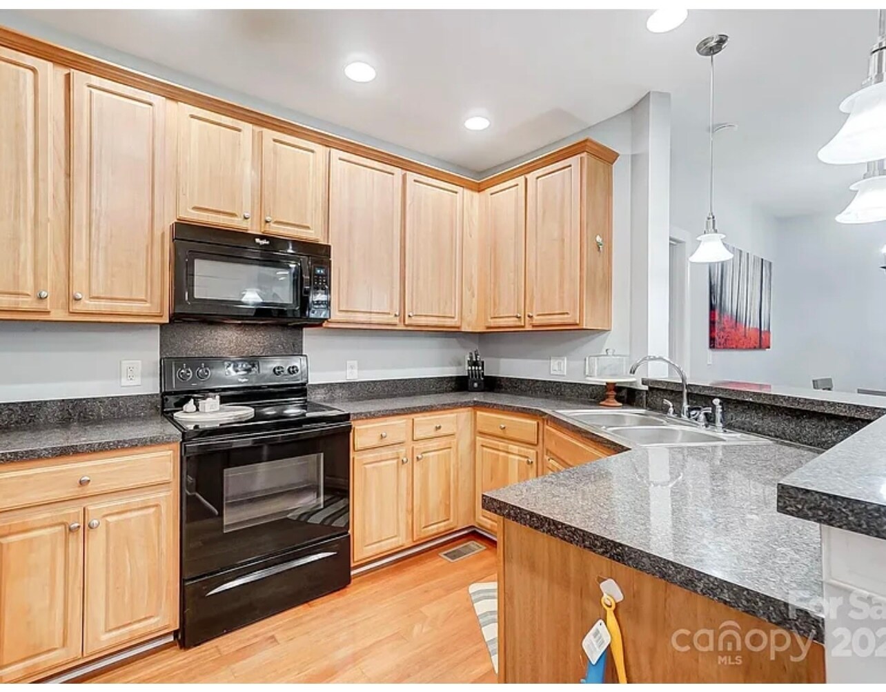 Building Photo - 6412 Park Pond Dr