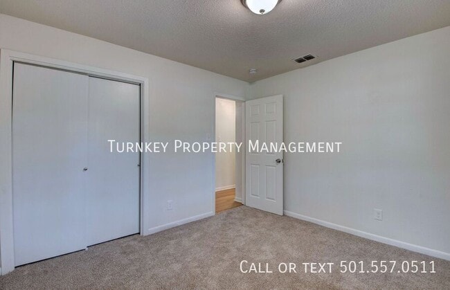 Building Photo - 2509 Vancouver Dr