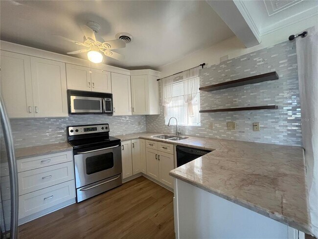 Building Photo - 5908 Murdock Ave
