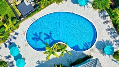 Building Photo - 14773 Cumberland Dr