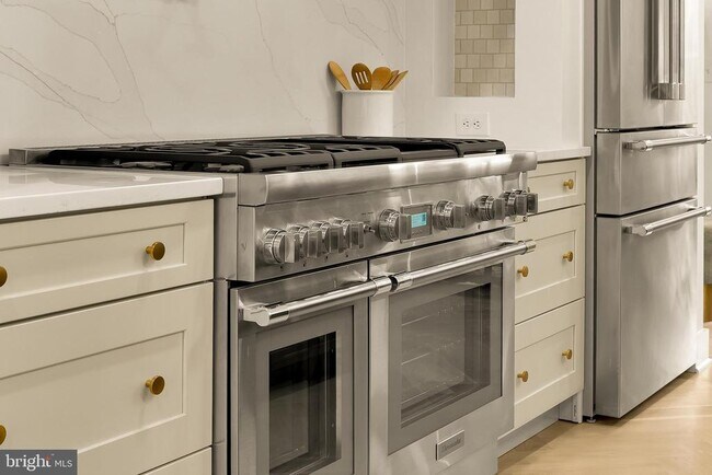 Building Photo - 1706 Bay St SE