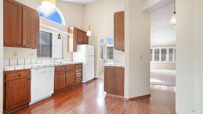 Building Photo - Super Cute with Lots to Offer!