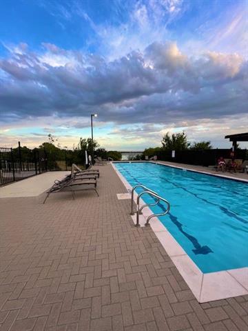 Building Photo - 1320 Villalonga Dr