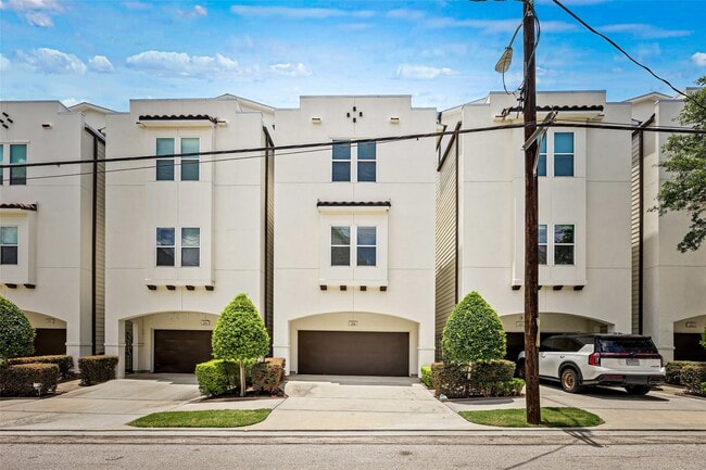 Building Photo - 719 Leverkuhn St