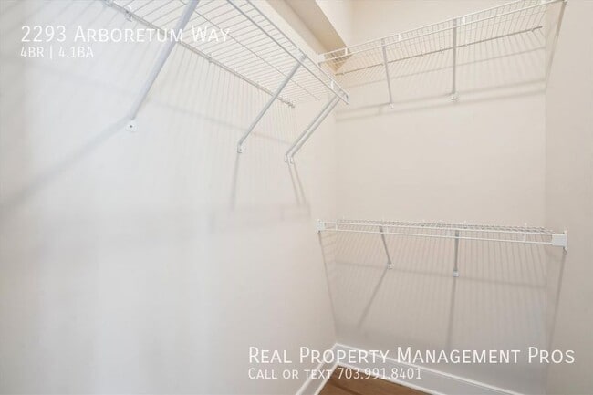 Building Photo - 2293 Arboretum Wy