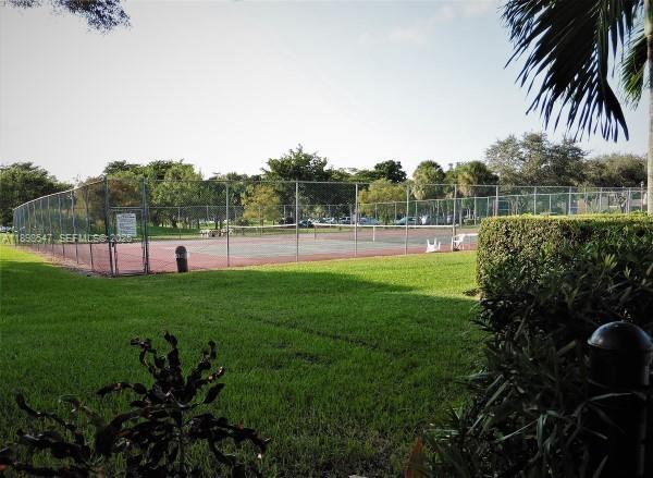 Building Photo - 16200 Golf Club Rd