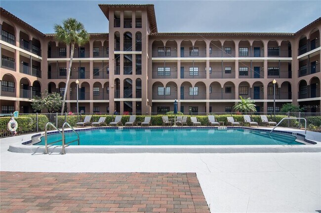 Building Photo - 6100 Gulfport Blvd S