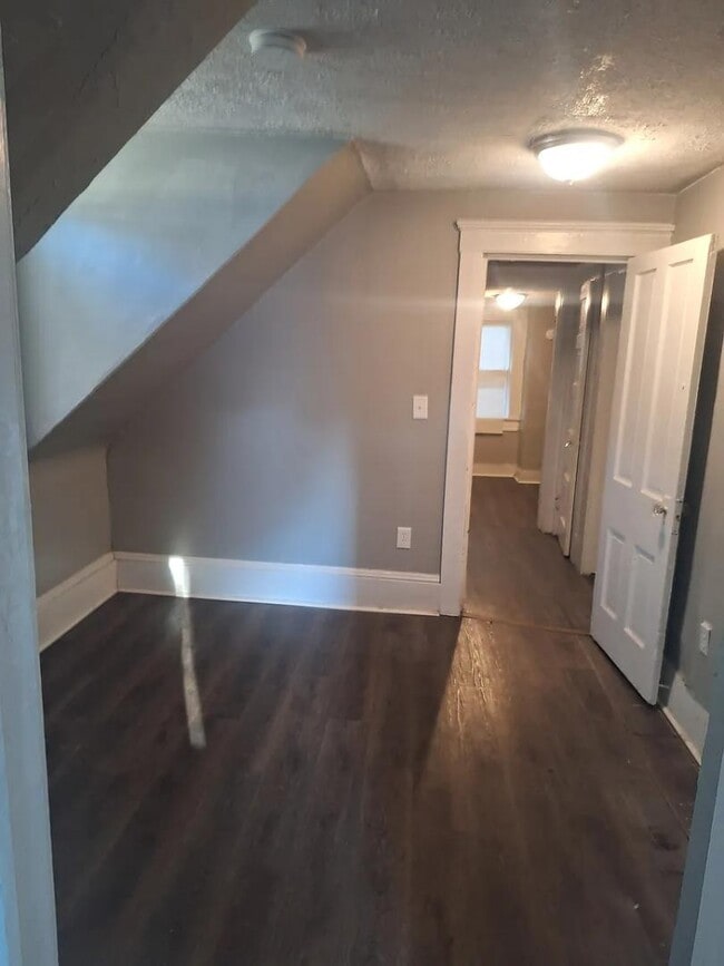 Building Photo - 2355 E 86th St