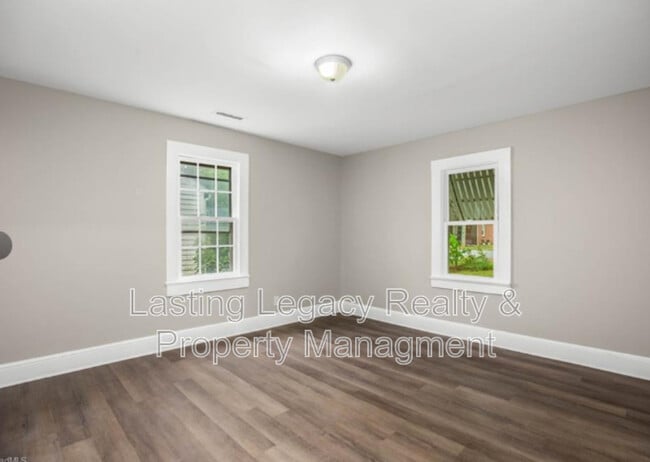 Building Photo - 26 Harrington Ave