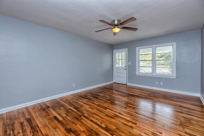 Building Photo - 2058 Thomasville Rd