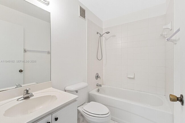 Building Photo - 2921 SE 13th Ave