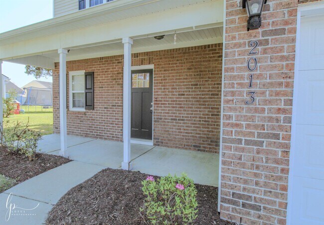 Building Photo - 2013 Laurel Oak Ct