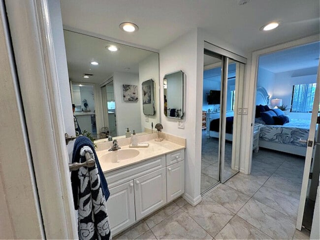 Building Photo - 2400 S Ocean Dr