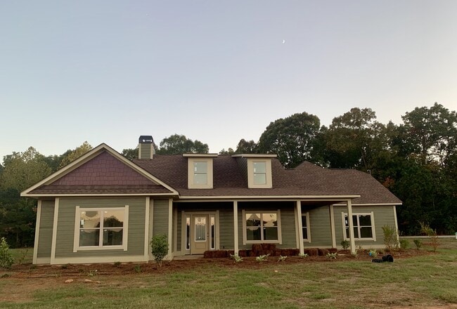 Building Photo - 385 Trinity Pond Road