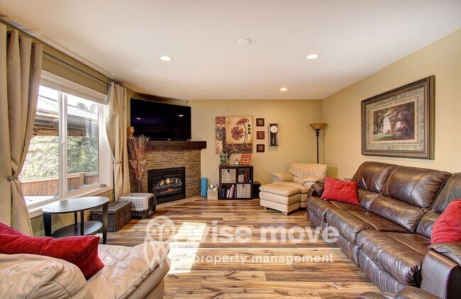 Building Photo - Washougal- 4 Bedroom Home- Apply today!