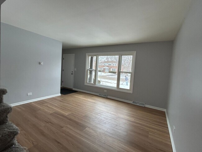 Building Photo - 1st Ct