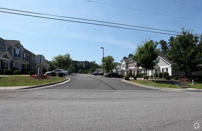 Building Photo - Autumn Trace Apartments