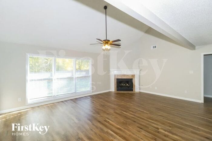 Building Photo - 8827 Dewberry Ln
