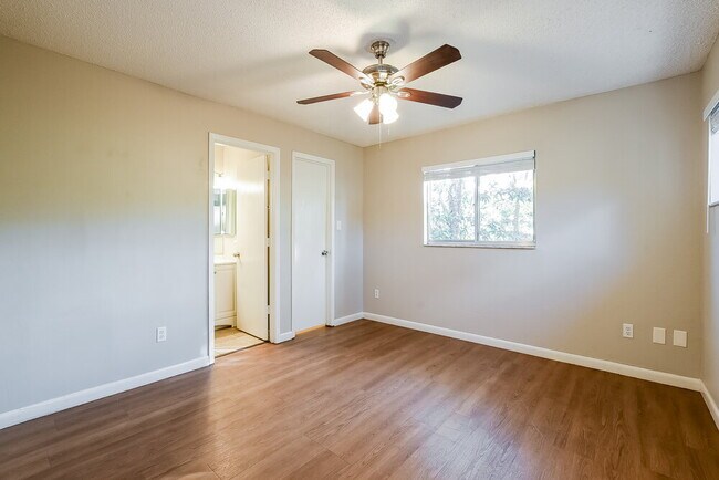 Building Photo - 9556 Brimton Dr