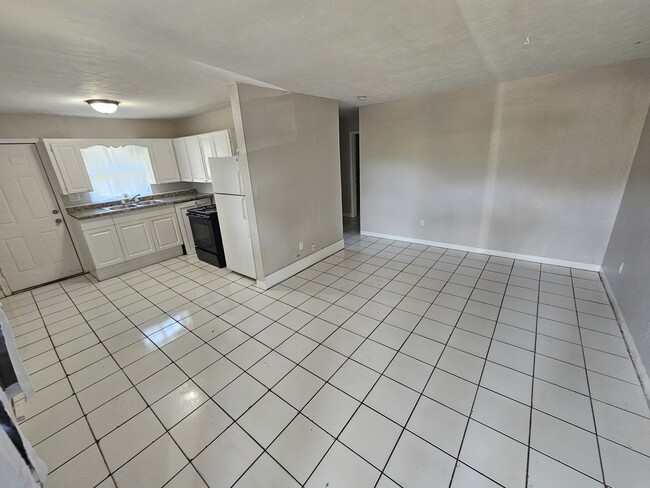 Building Photo - 1737 Overbrook Ave