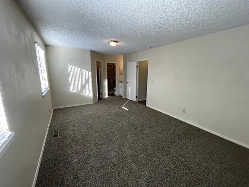 Building Photo - 6405 S Oak Way