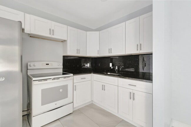 Building Photo - 4338 Forest Rd