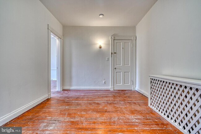 Building Photo - 210 Laurens St