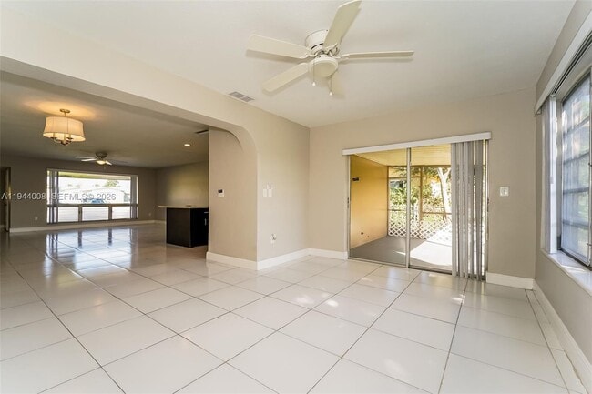 Building Photo - 7520 Coral Blvd