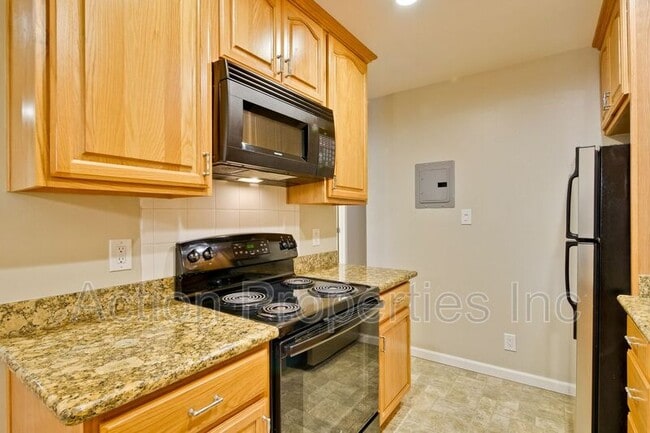 Building Photo - 505 Cypress Point Dr