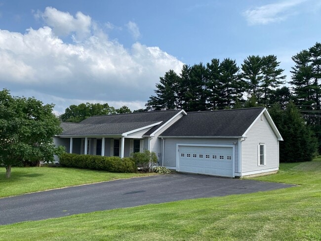 Primary Photo - Coming Soon! Charming 3-Bedroom Home with ...