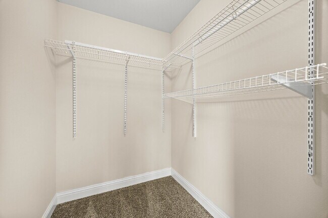 Building Photo - **APPLICATION ALREADY RECEIVED. NO SHOWINGS AT THIS TIME** 4 bedrooms, 2.5 bathrooms with attache...