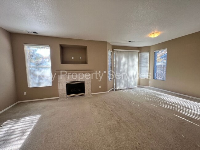 Building Photo - Westridge Ranch Across from Park!