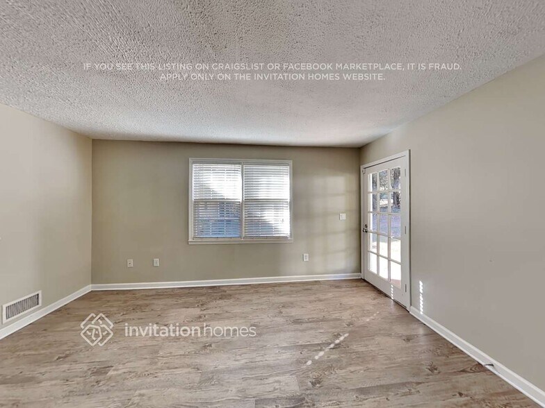 Building Photo - 2631 Kings Cir NW