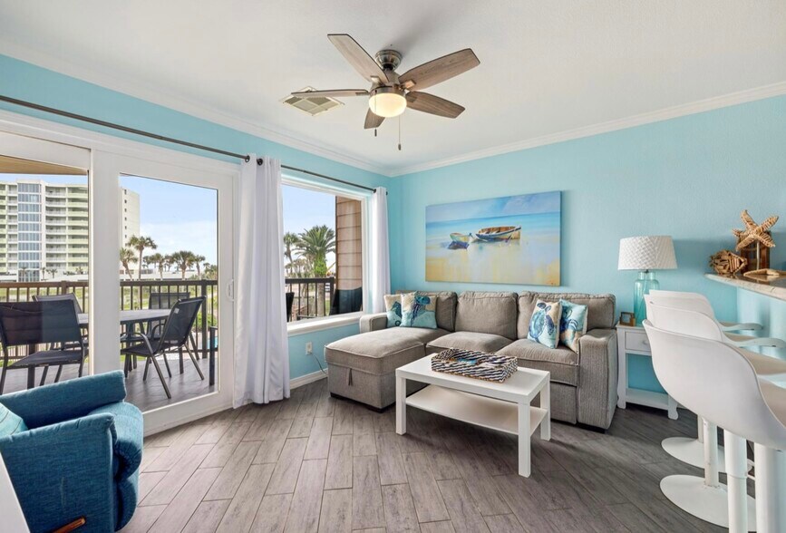 Building Photo - 9520 Seawall Blvd