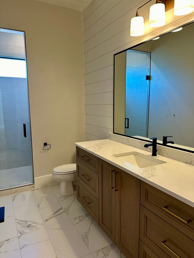 Building Photo - 5 Bedroom Home In Washington Fields