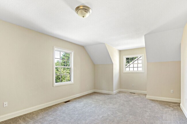 Building Photo - 36 Winterwind Dr