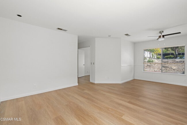 Building Photo - 501 Via Colinas