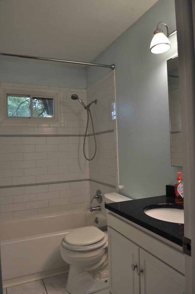 Bathroom - 6940 Lafayette Ave