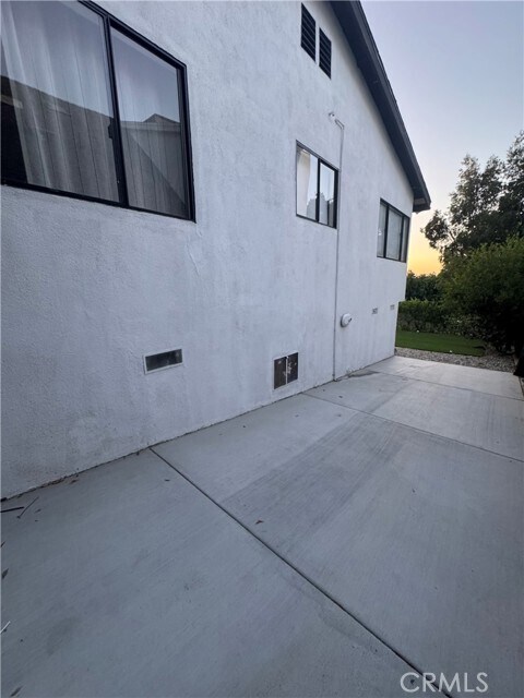 Building Photo - 23715 Valley View Rd