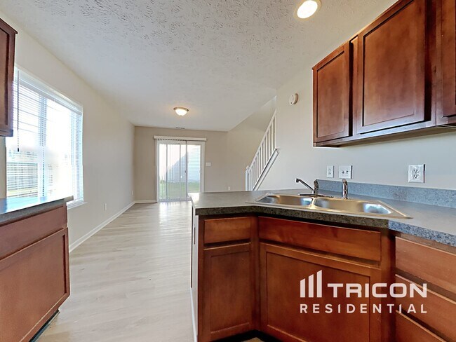 Building Photo - 644 Scotch Pine Dr