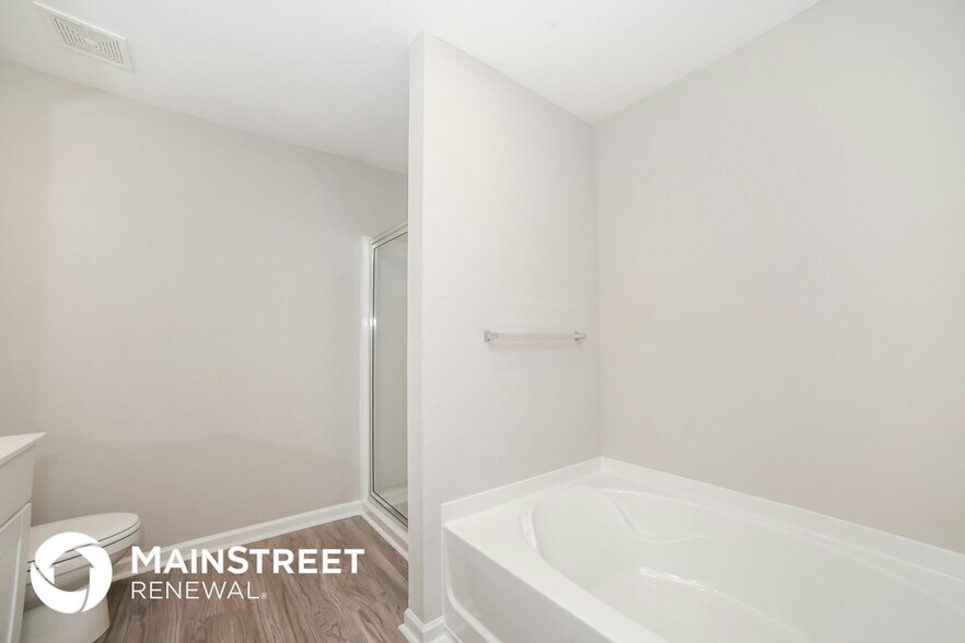 Building Photo - 523 Firethorn Ct