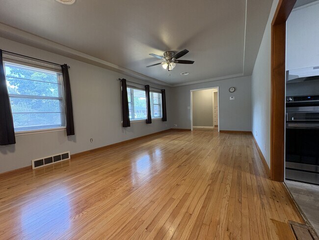 Building Photo - 1428 Avondale Dr