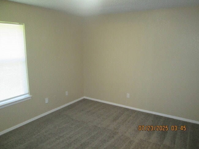 Building Photo - 1315 Belvon Pl
