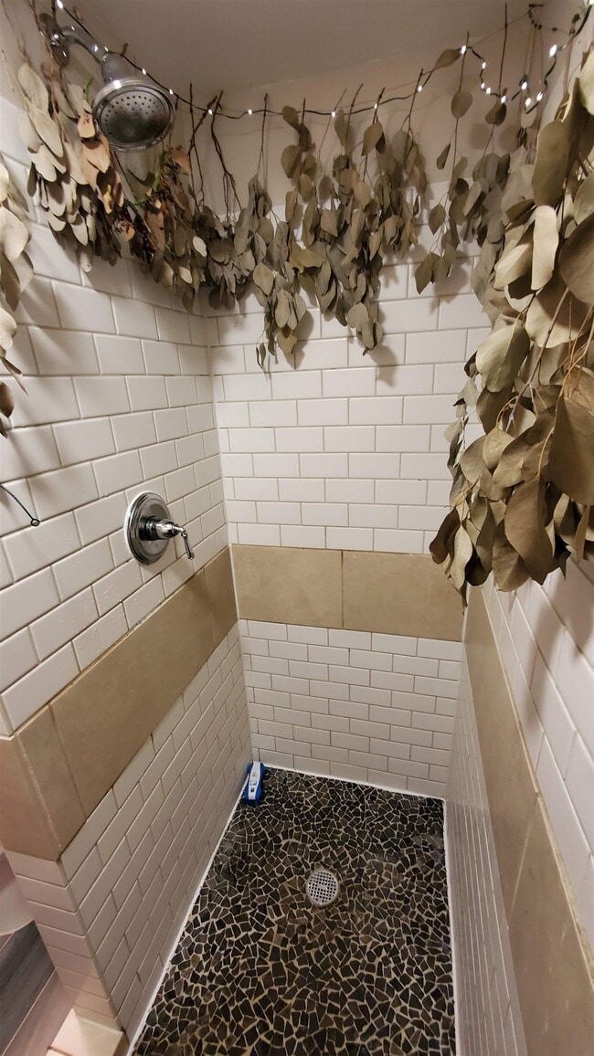 Building Photo - 11 Dana Ave