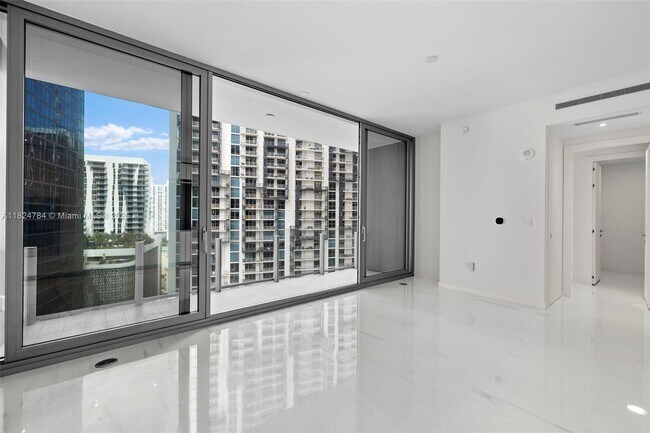 Building Photo - 300 Biscayne Blvd Way