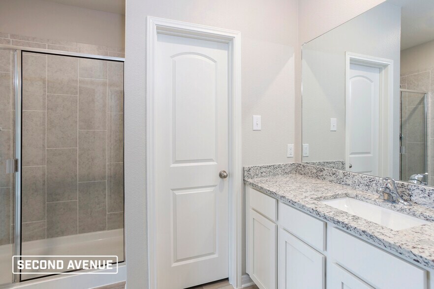 Building Photo - 2005 Erlinda Dr