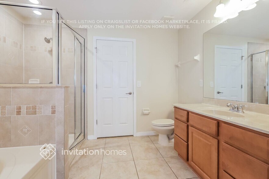 Building Photo - 2561 Lexington Oak Dr