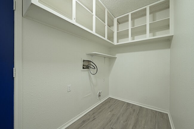 Building Photo - 10906 Penrith Ln